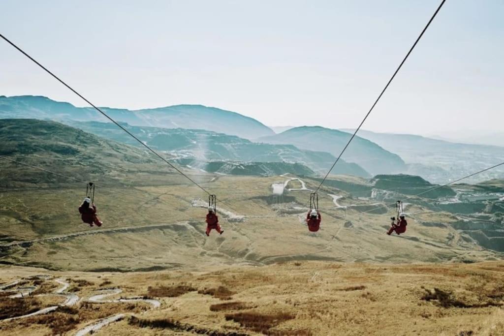 Zipworld Waterfalls Eryri Dogs Welcome 3 Bed Sleeps 5 Blaenau Ffestiniog Exteriér fotografie